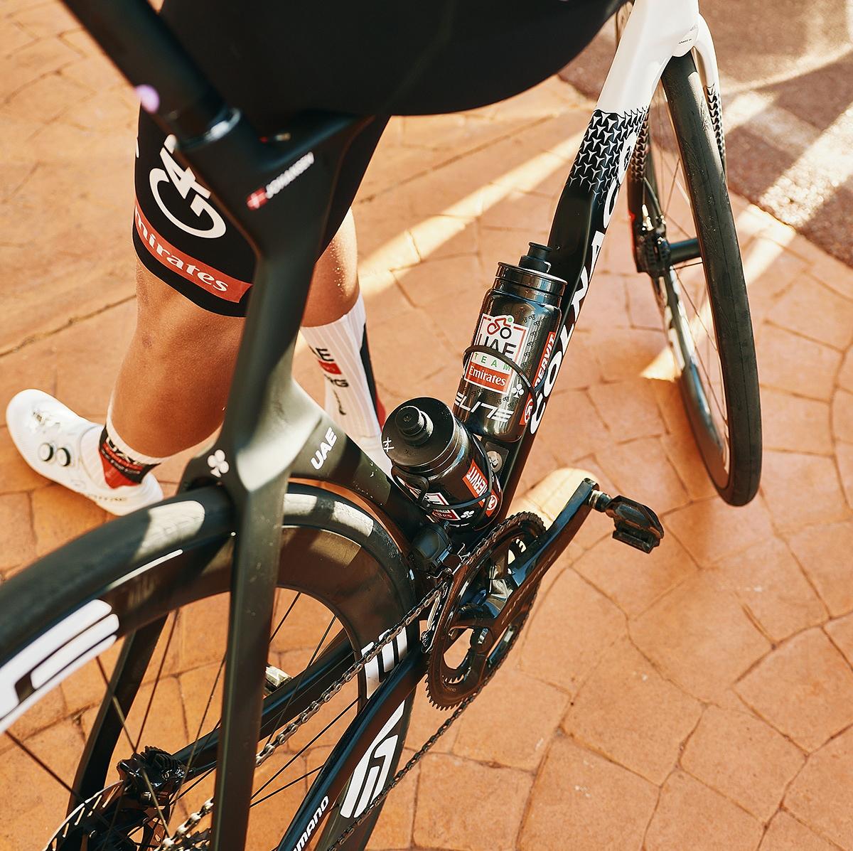 Elite BOTTLECAGE VICO CARBON MAT GRAPHIC RED PERS