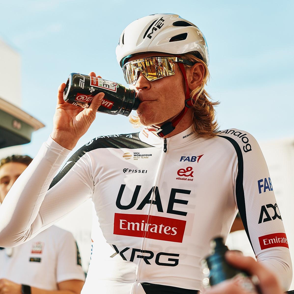 Elite Bottle Fly 750ml UAE Team Emirates