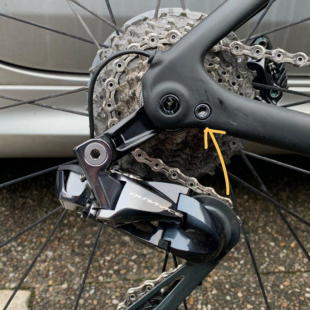 Rd hanger